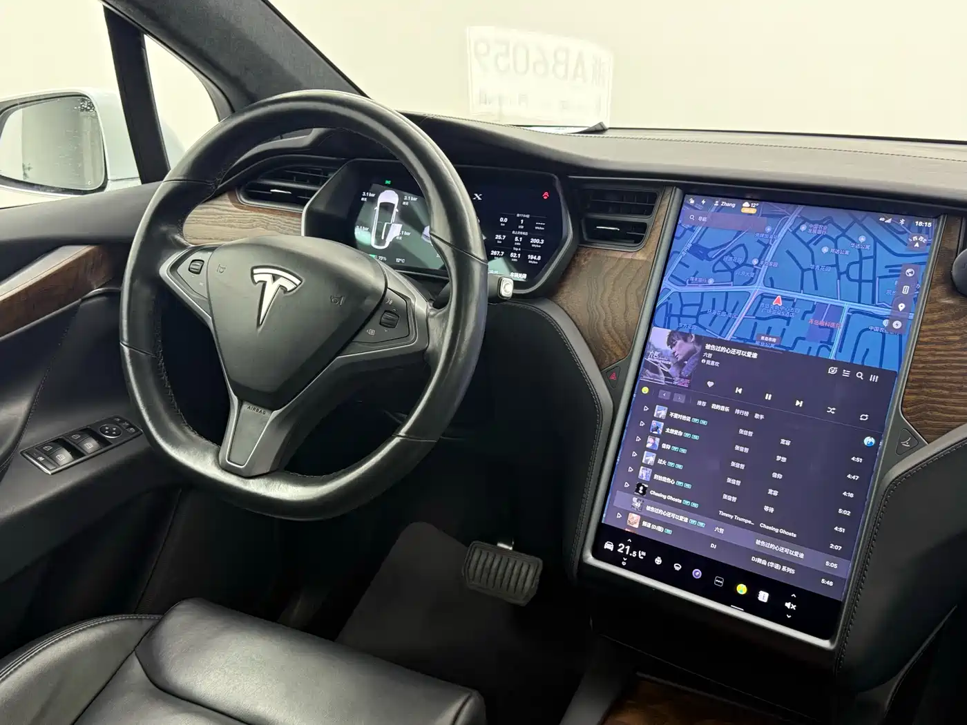 TESLA MODEL X