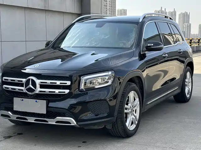 MERCEDES-BENZ GLB