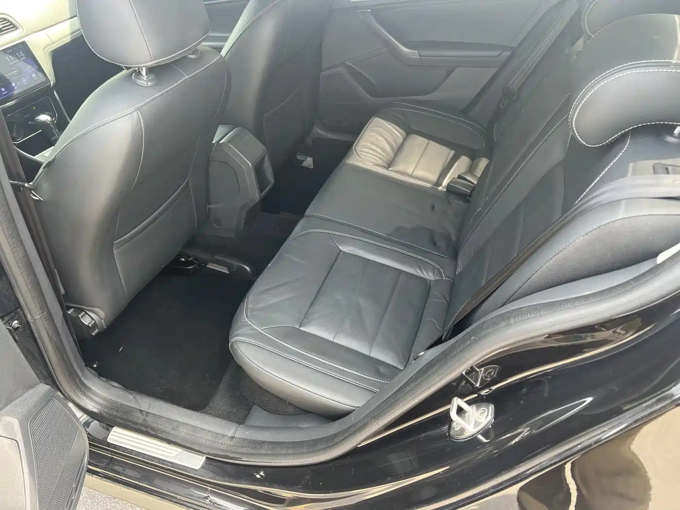 Volkswagen Lavida 2015 1.6L Automatic Comfort Edition фото 5