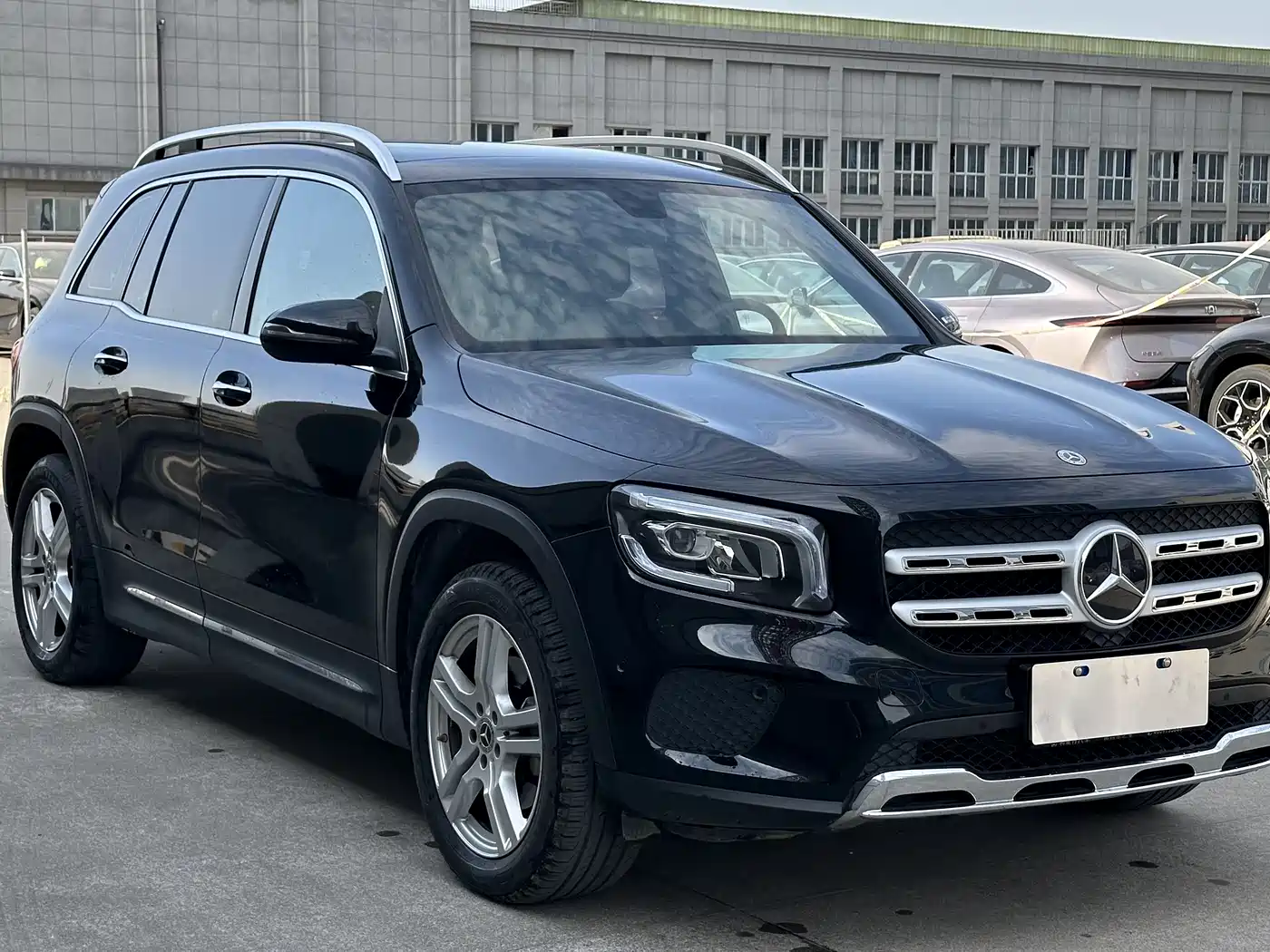 MERCEDES-BENZ GLB