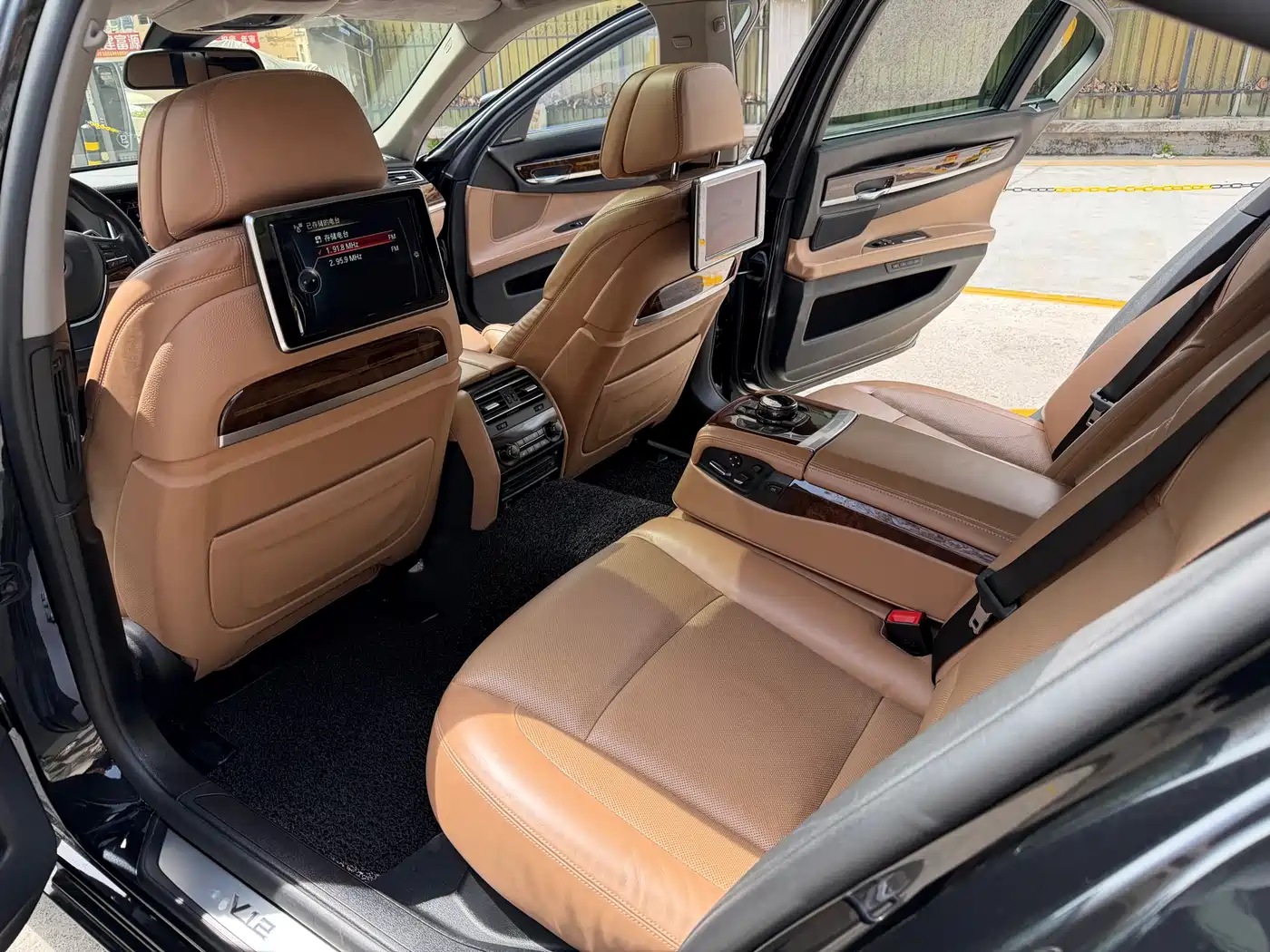 BMW 7 Series 2013 Model 760Li фото 17