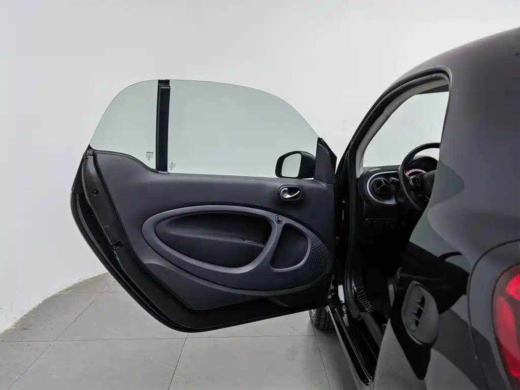 Photo 8 - smart fortwo