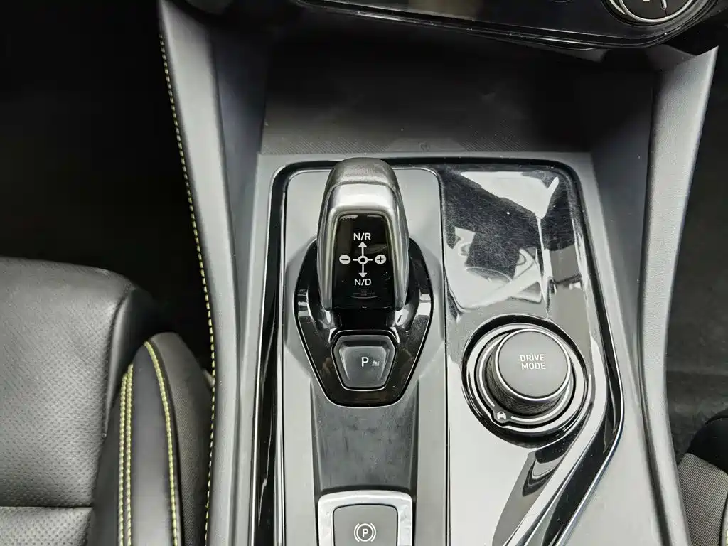 Lynk & Co 02 2021 2022 2.0TD DCT Shine Pro
