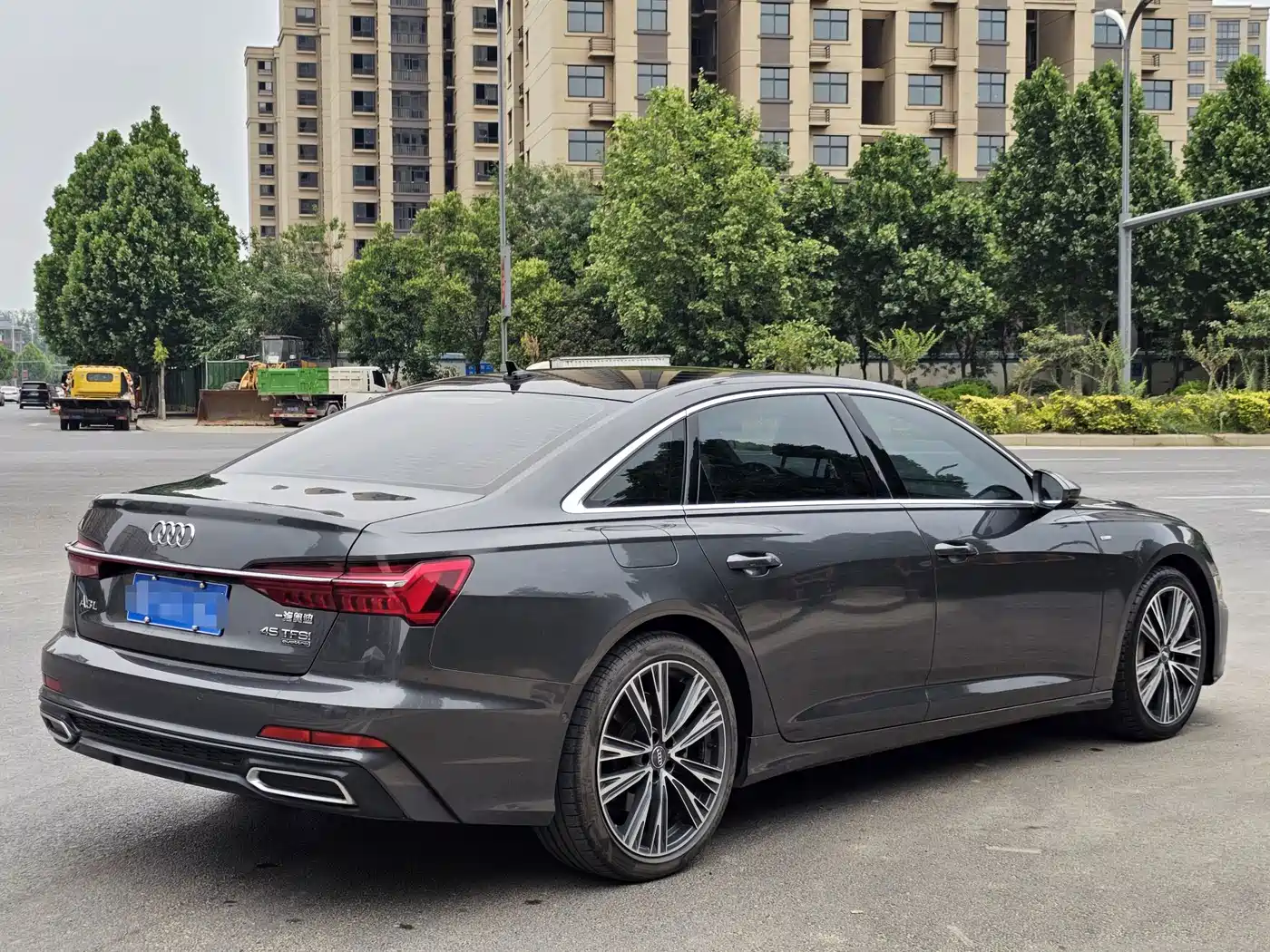 Фото 5 - Audi A6L