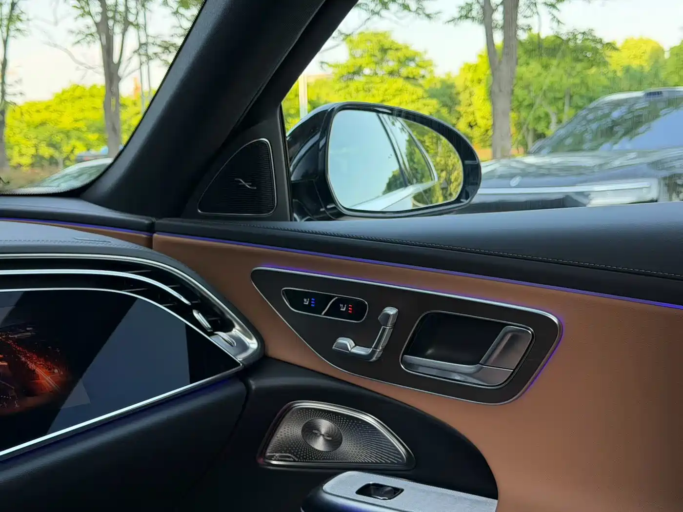 Mercedes-Benz E-Class 2025 E 300 L Luxury фото 7