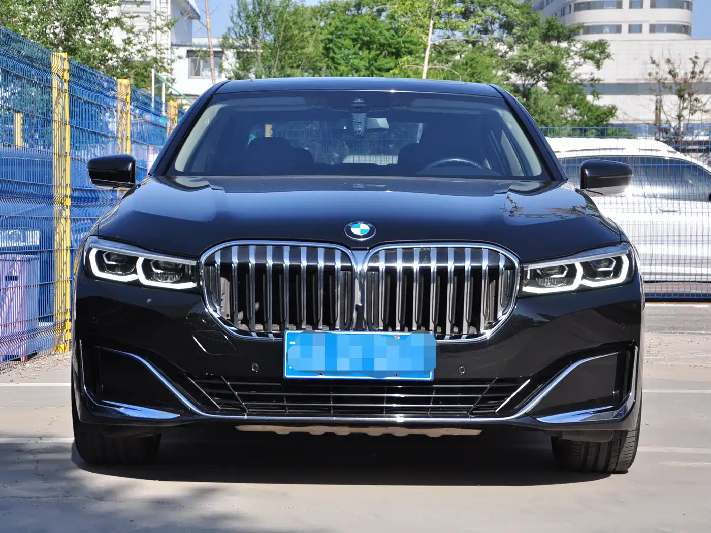 BMW 7 Series 2019 730Li Luxury Package фото 2