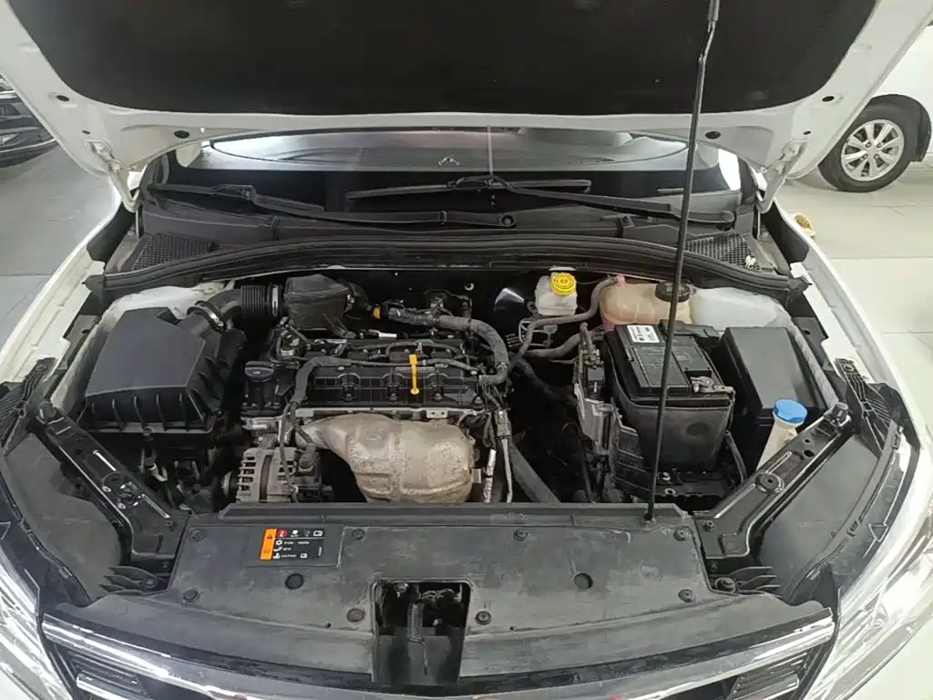 Roewe i5 2019 2019 1.5L Auto 4G-Connected Langyue Edition
