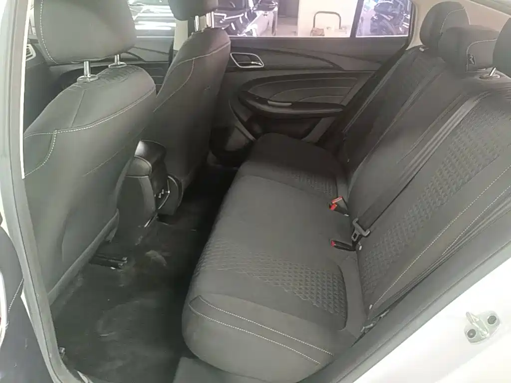 Roewe i5 2019 2019 1.5L Auto 4G-Connected Langyue Edition