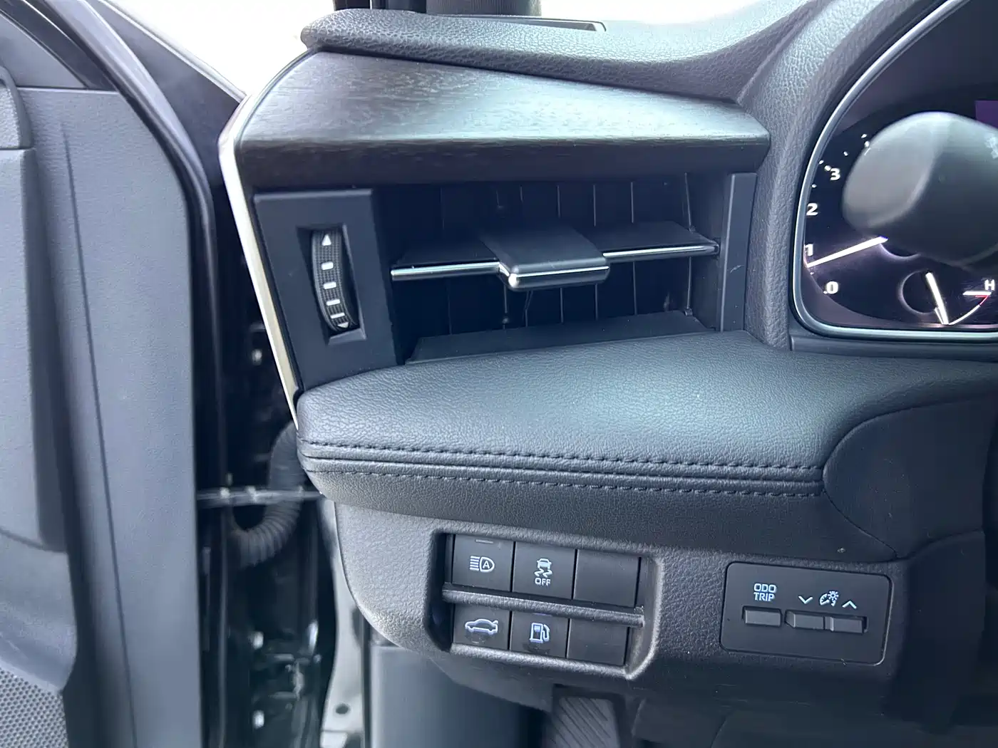 Toyota Avalon 2021 2.5L Luxury Edition фото 14