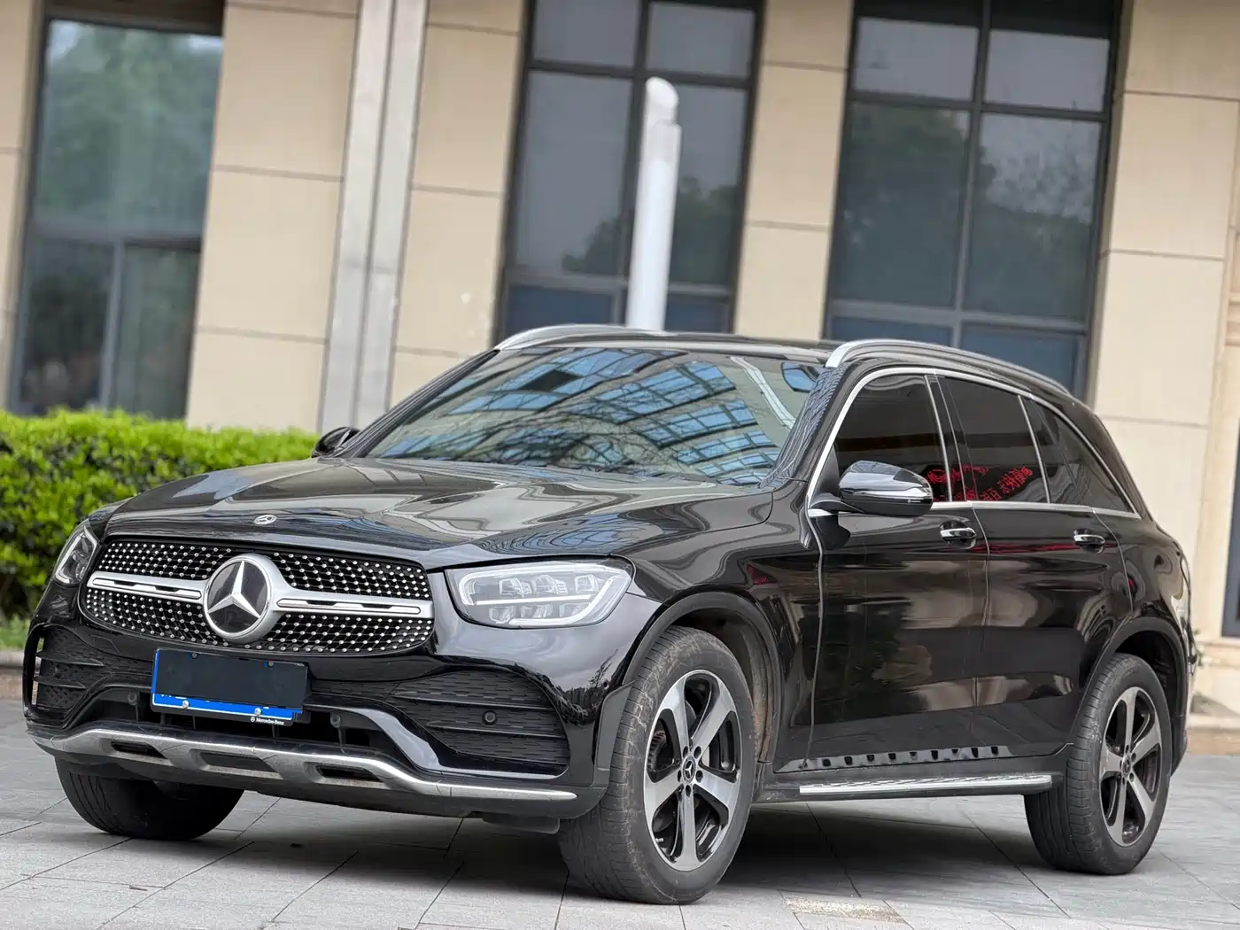 MERCEDES-BENZ GLC