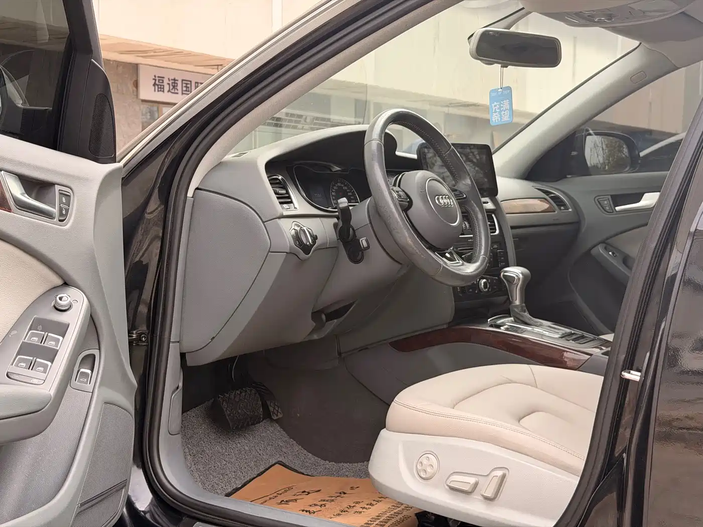 Audi A4L 2013 35 TFSI Automatic Standard фото 5