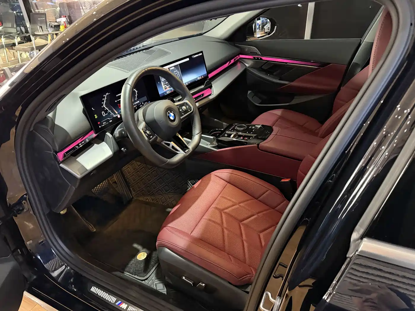 BMW 5 Series 2024 530Li Leading M Sport Package фото 5