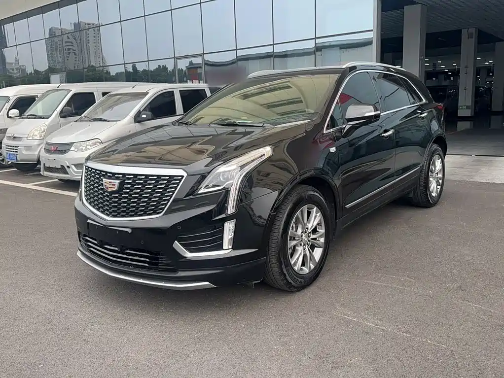 Фото 1 - Cadillac XT5