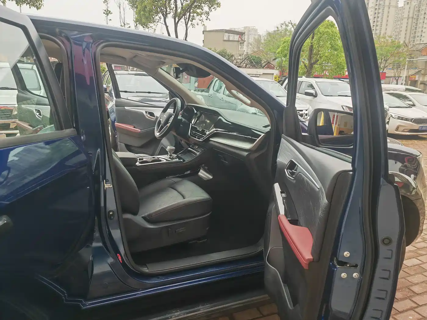 Isuzu D-MAX 2023 1.9T Auto 4WD V-CROSS Yue Ling Edition фото 14