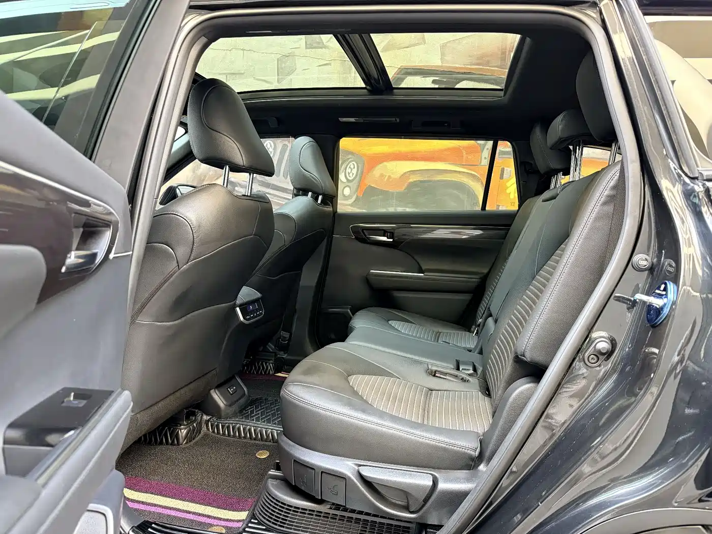 Toyota Crown Kluger 2021 2.5L HEV 4WD Premium фото 8
