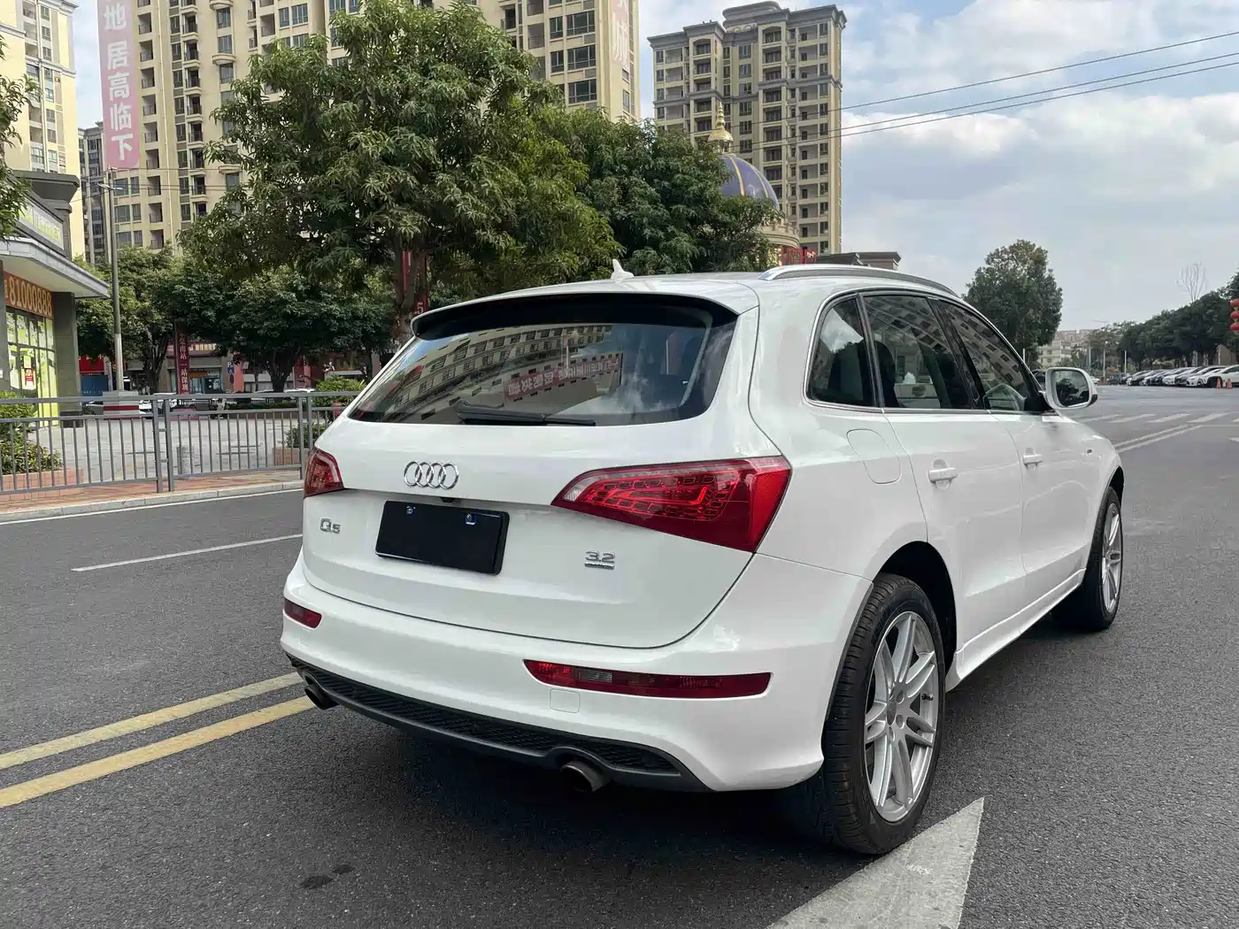 Audi Q5 (Import) 2010 3.2FSI Sport фото 4