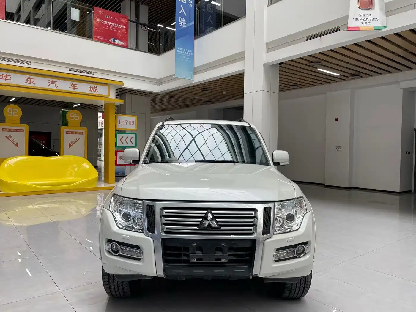 Mitsubishi Pajero (Import) 2018 3.0L Automatic Luxury Edition фото 2