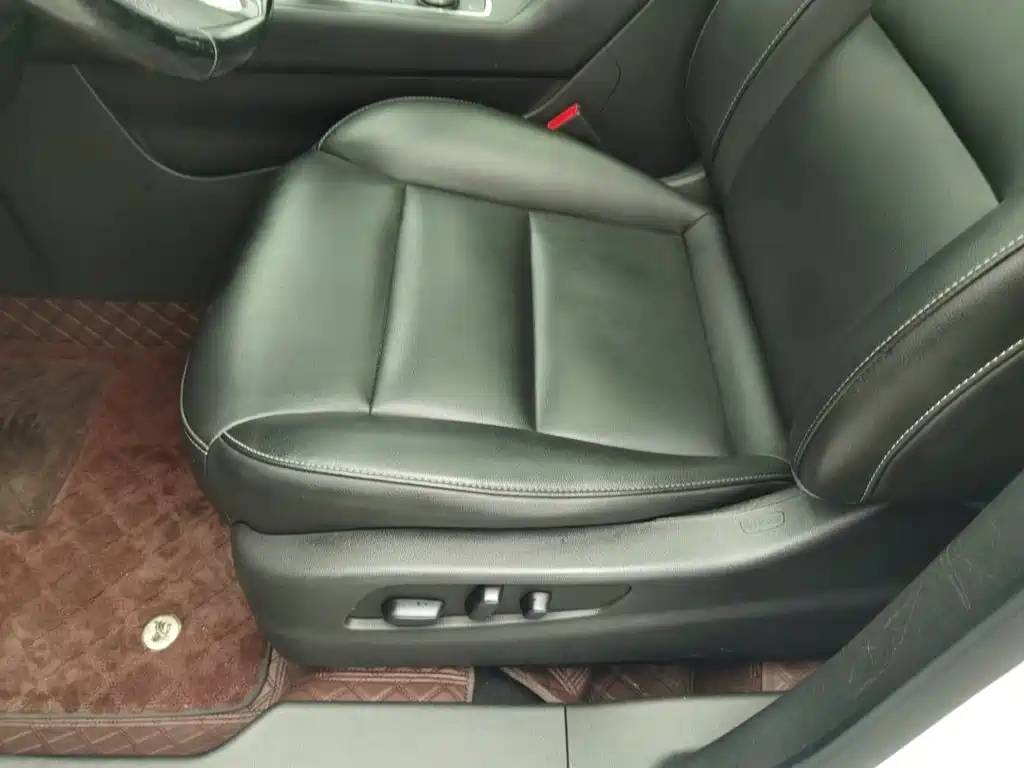 Photo 20 - Cadillac XT4