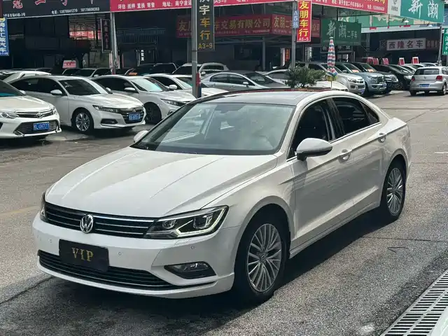  Volkswagen Lamando 2015 330TSI DSG Luxury Edition