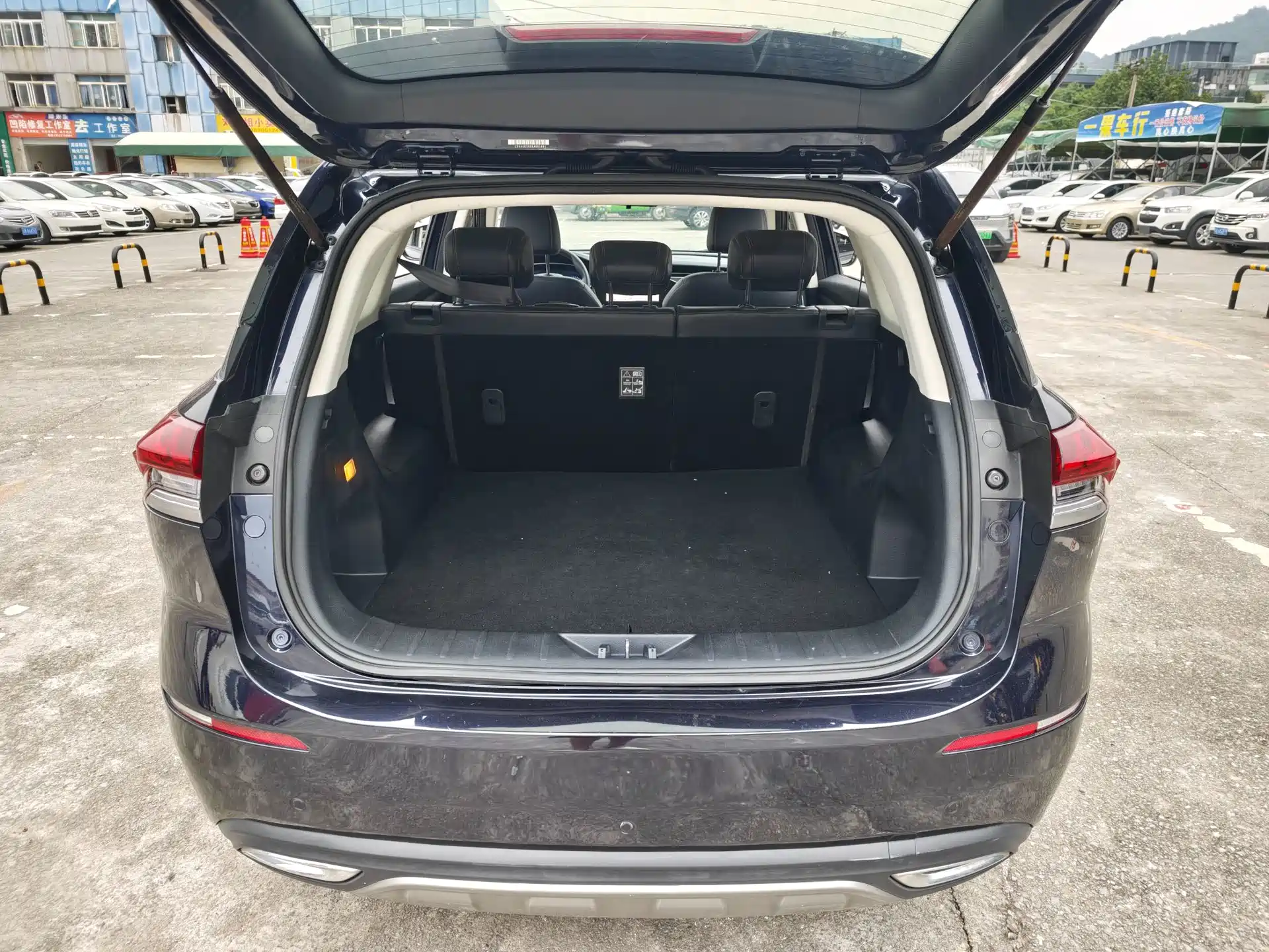 Photo 12 - Changan Oshan X7