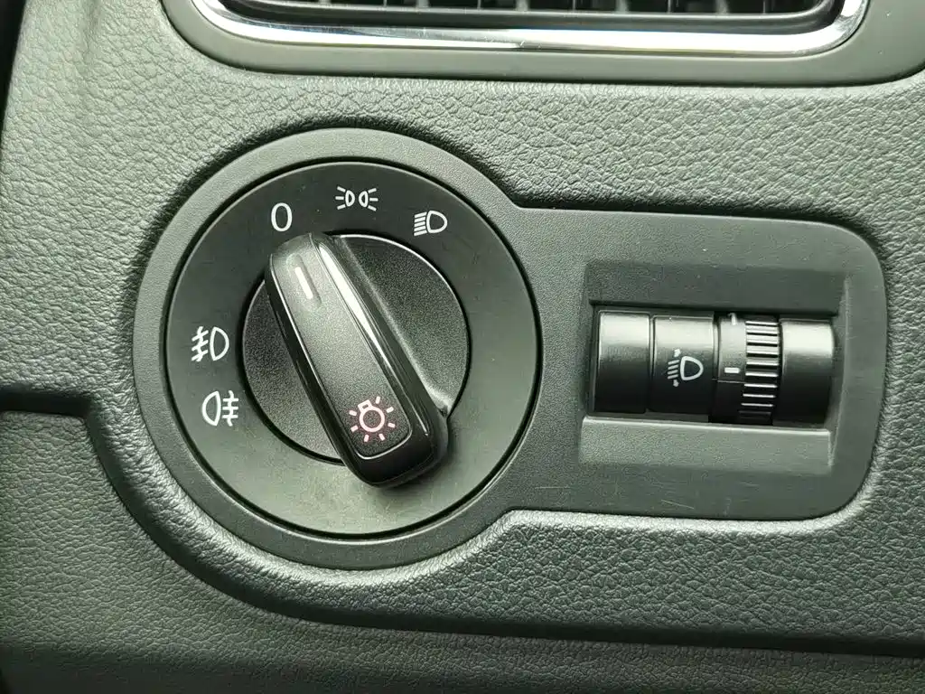 Volkswagen Polo 2014 2013 1.6L Automatic Comfort Edition