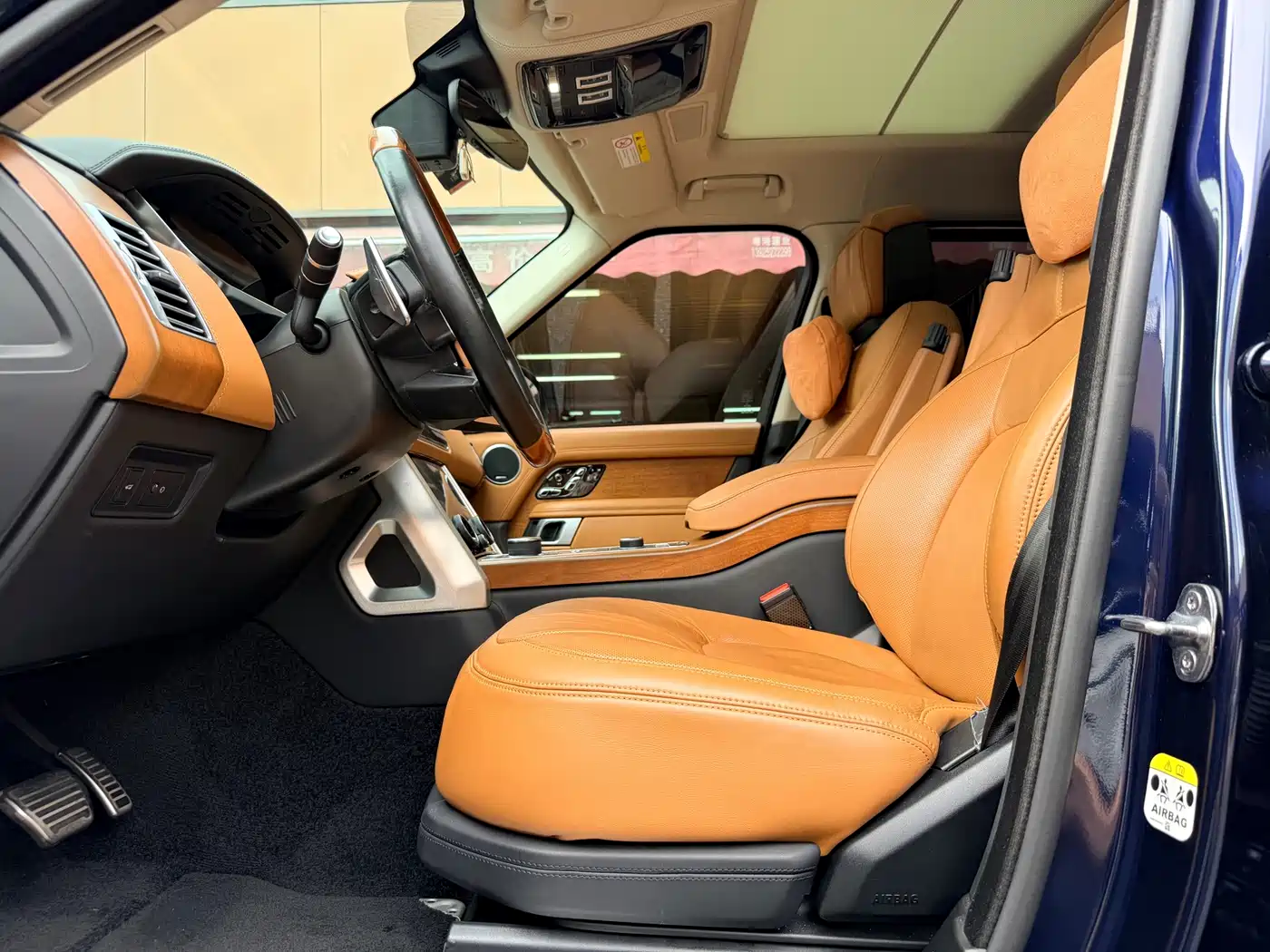Photo 6 - Land Rover Range Rover
