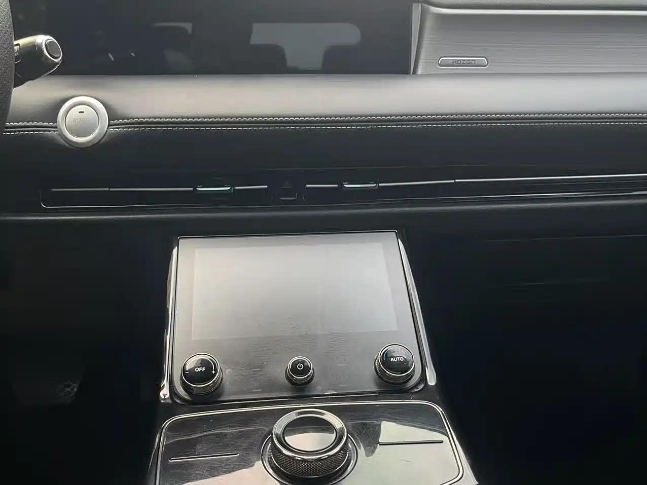Фото 24 - Nezha Auto Neta U