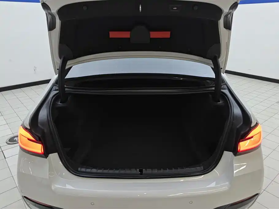 BMW 5 Series 2022 Model Second Facelift 525Li M Sport Package фото 4