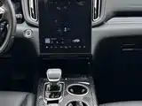 صورة 6 - Hongqi HS3 PHEV