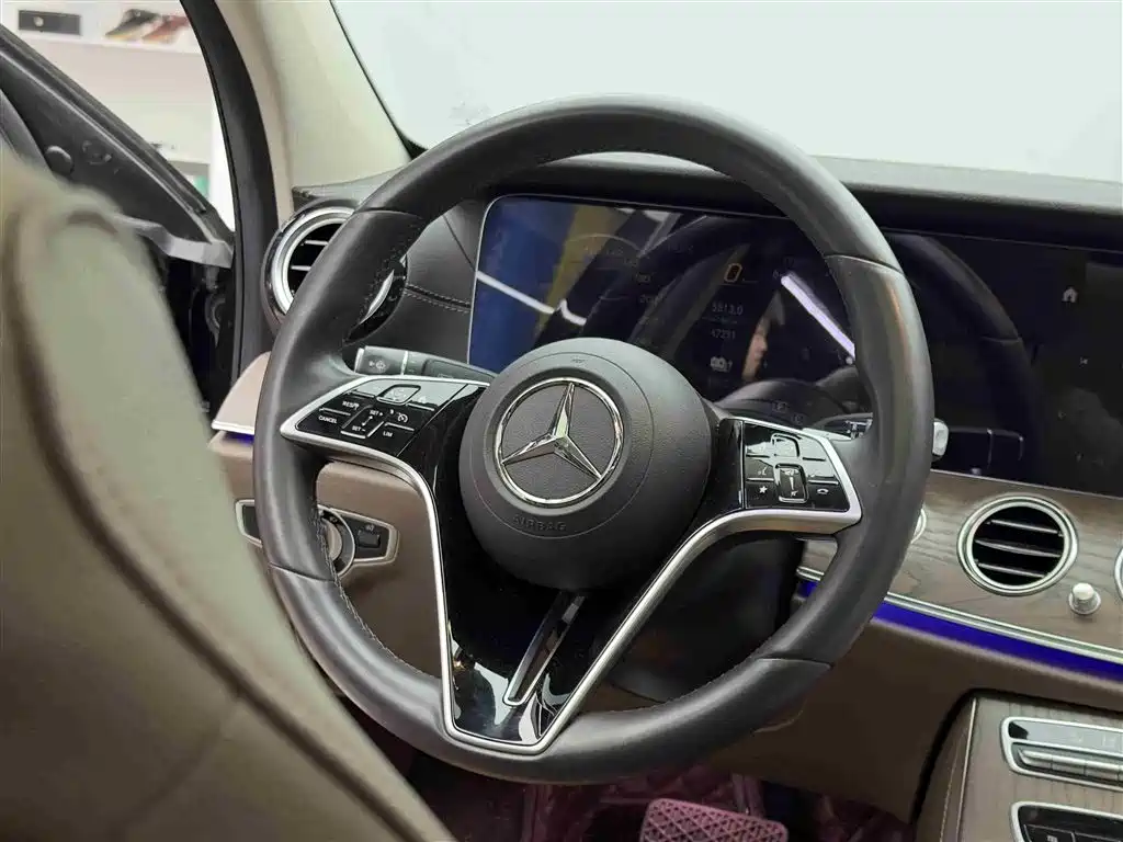 Mercedes-Benz E-Class New Energy 2022 E 350 e L Plug-in Hybrid Sedan фото 12