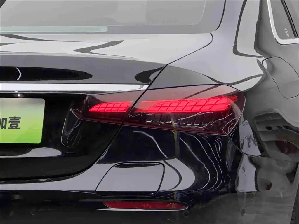 Mercedes-Benz E-Class New Energy 2022 E 350 e L Plug-in Hybrid Sedan фото 18
