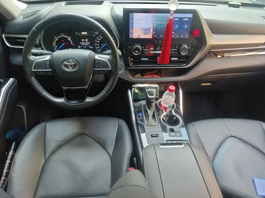 Photo 13 - Toyota Highlander