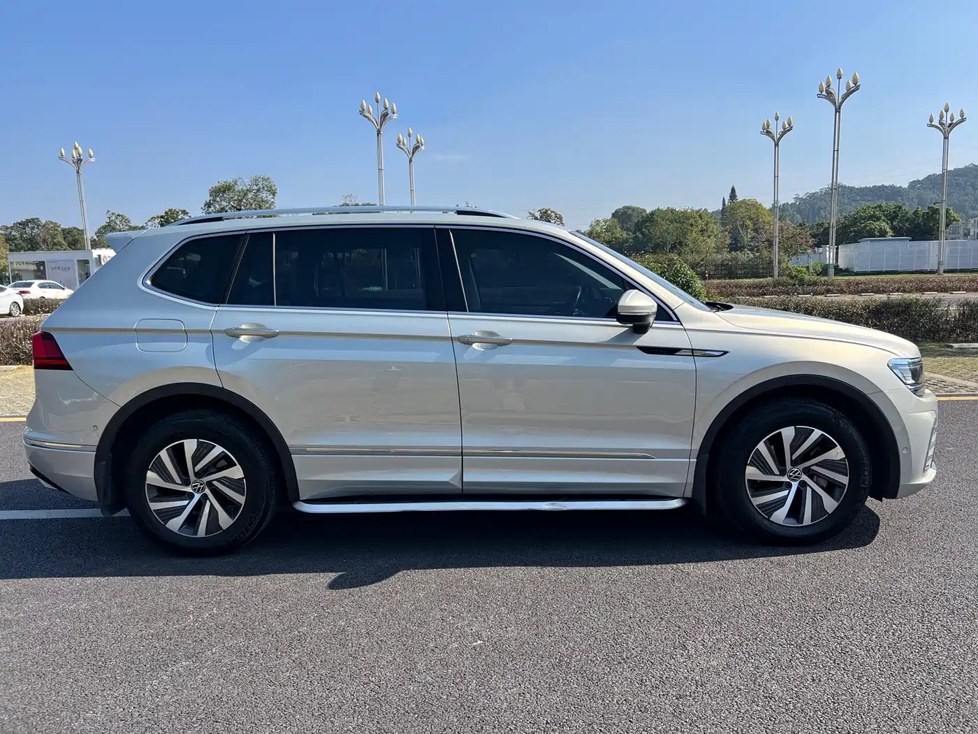VOLKSWAGEN TIGUAN L NEW ENERGY