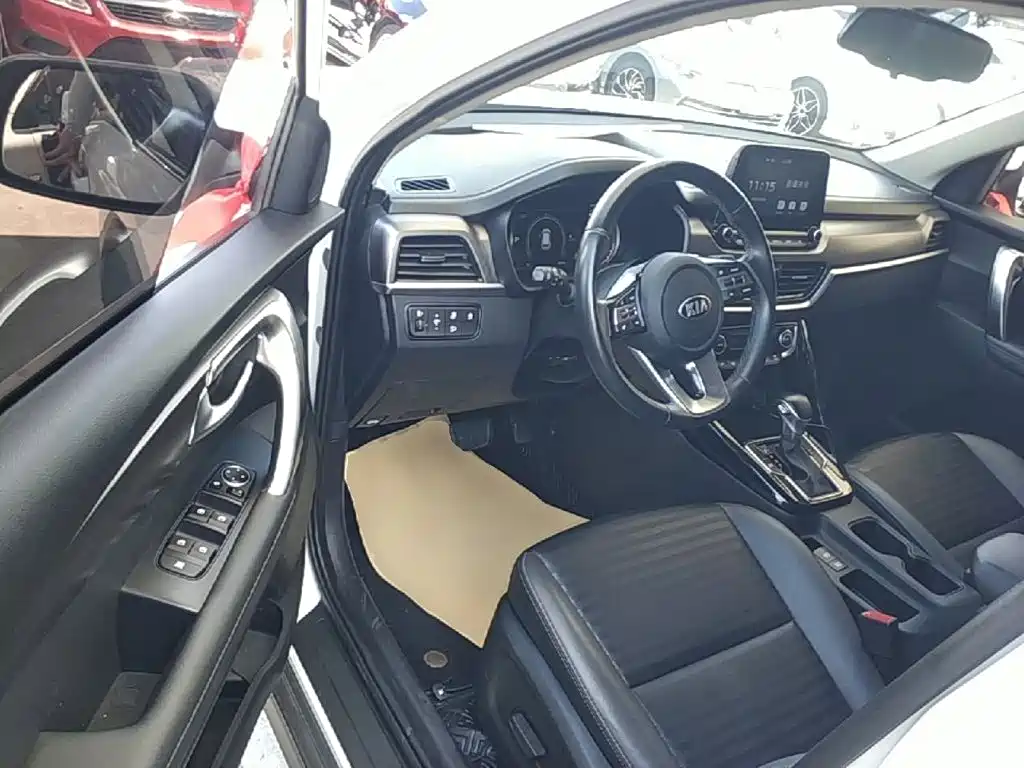 Фото 16 - Kia Sportage