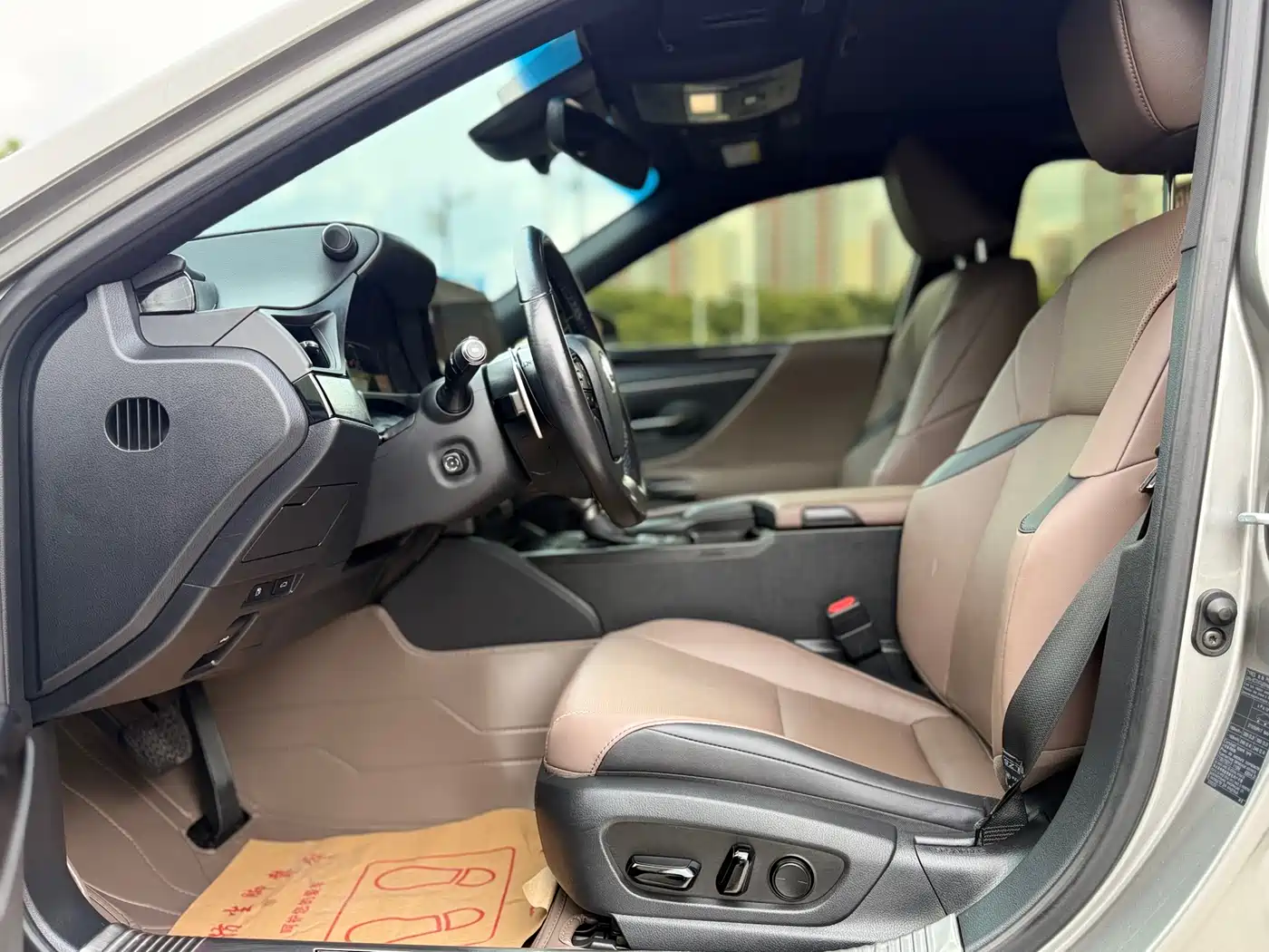 Lexus ES 2022 200 Excellence Edition фото 12