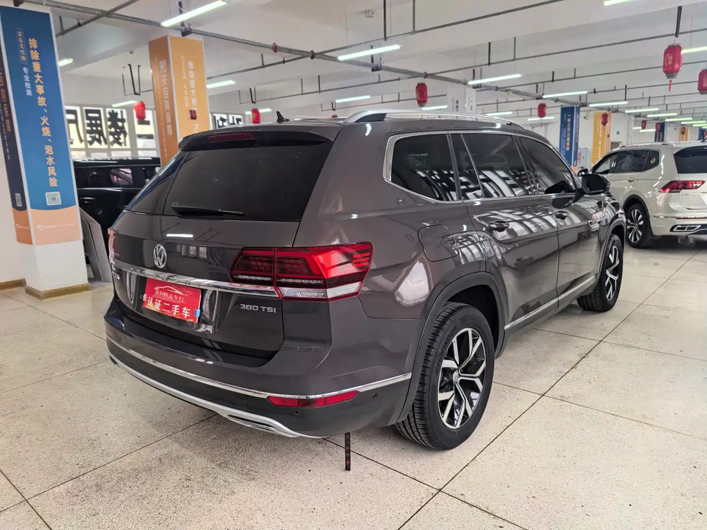 Volkswagen Teramont 2019 380TSI 4WD Luxury Edition China VI фото 6