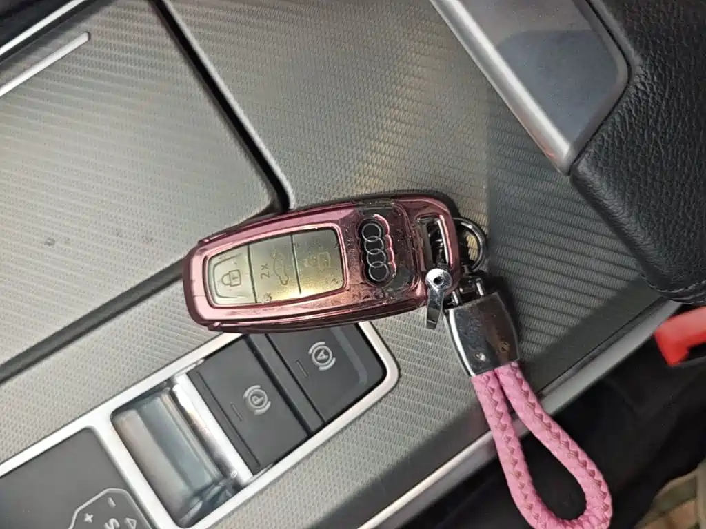 Фото 9 - Audi A6L