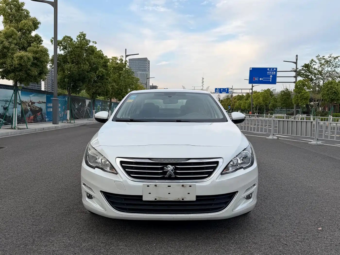Peugeot 408 2014 1.8L Automatic Luxury Edition фото 2