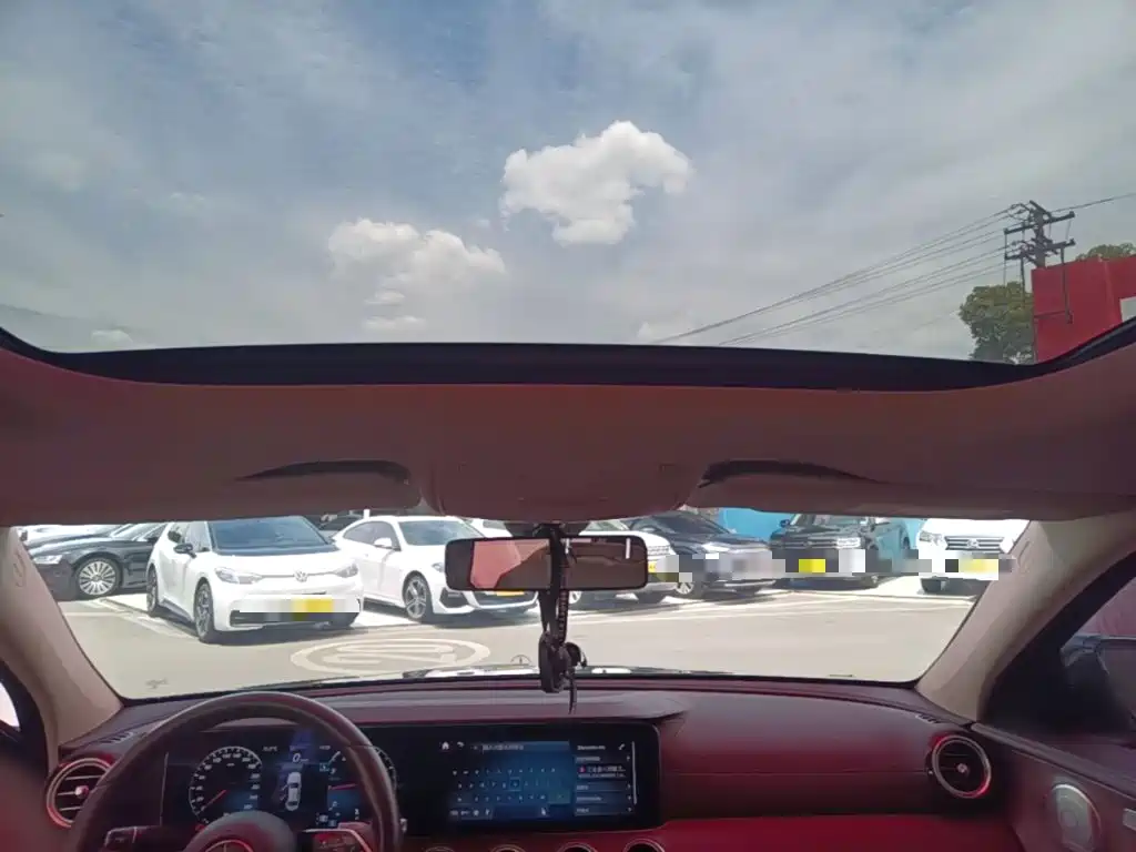 MERCEDES-BENZ E-CLASS
