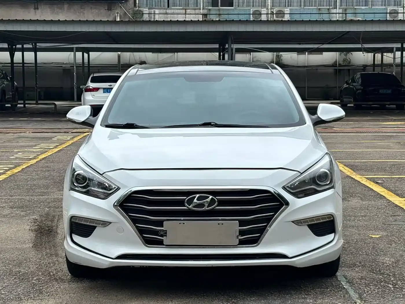 Photo 2 - Hyundai Mistra