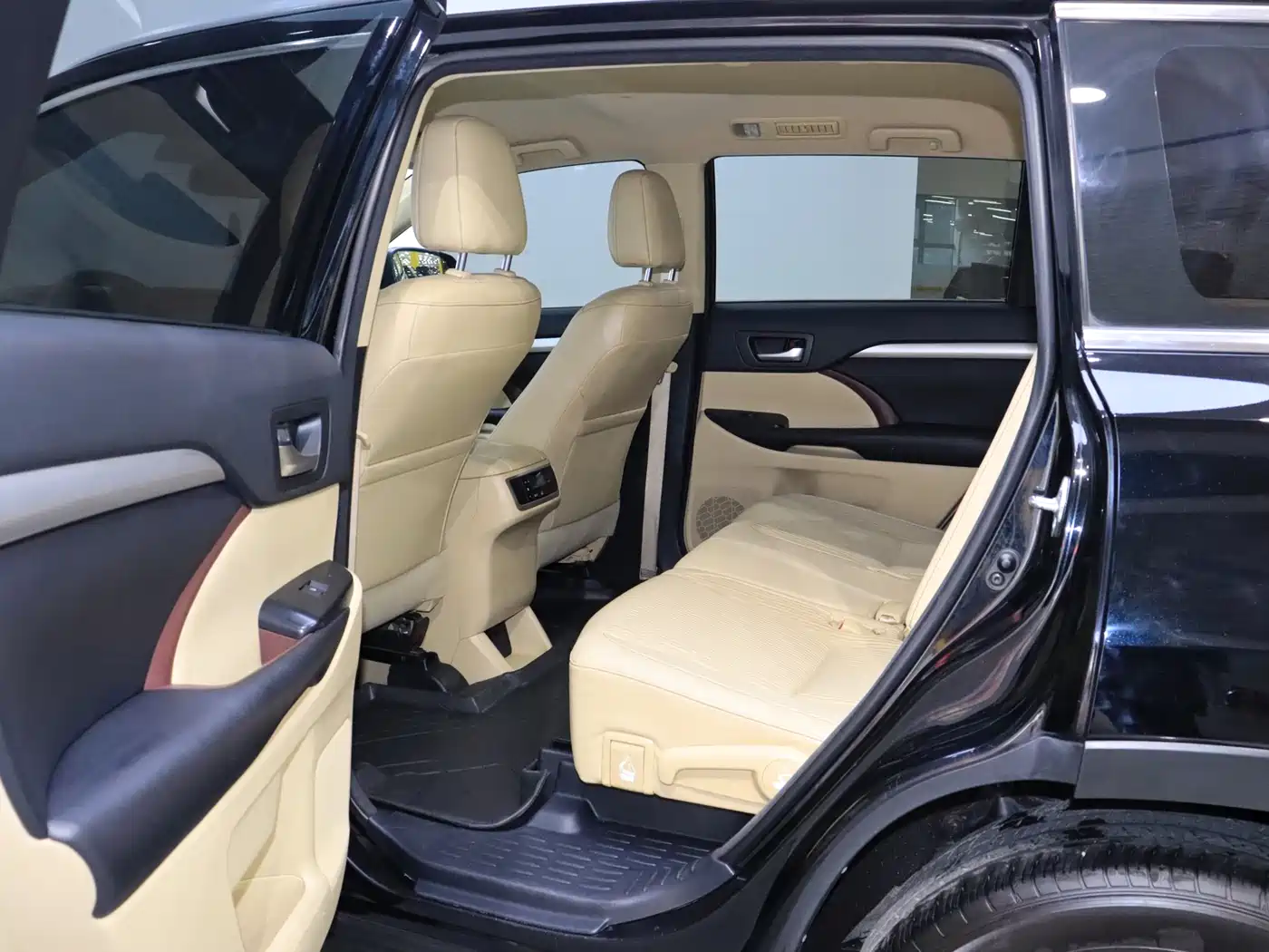 Toyota Highlander 2015 2.0T AWD Elite Edition 7-seater фото 15