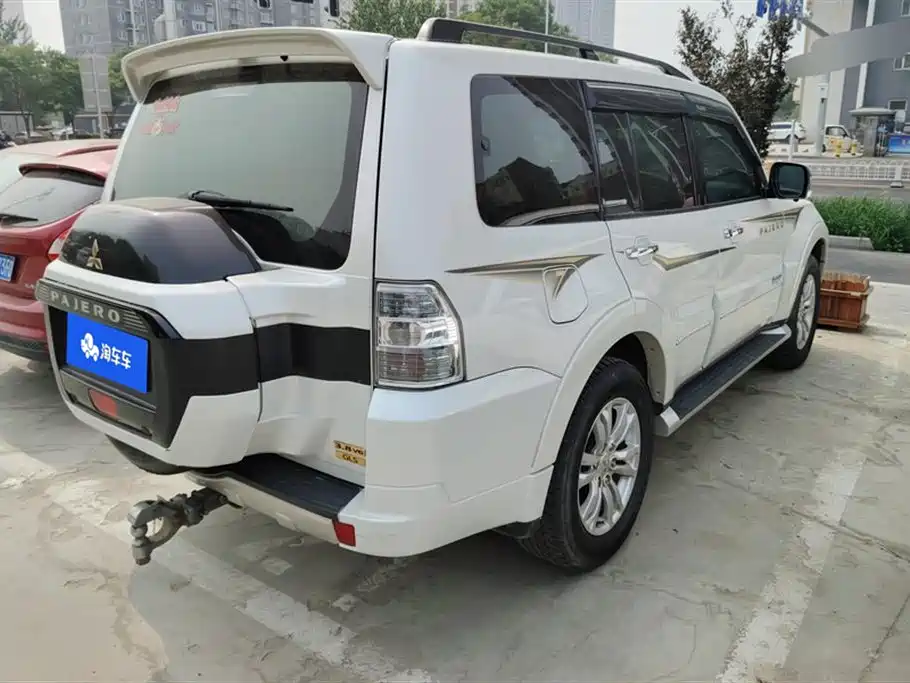 Mitsubishi Pajero 2006 Model 3.8L AT GLS фото 3
