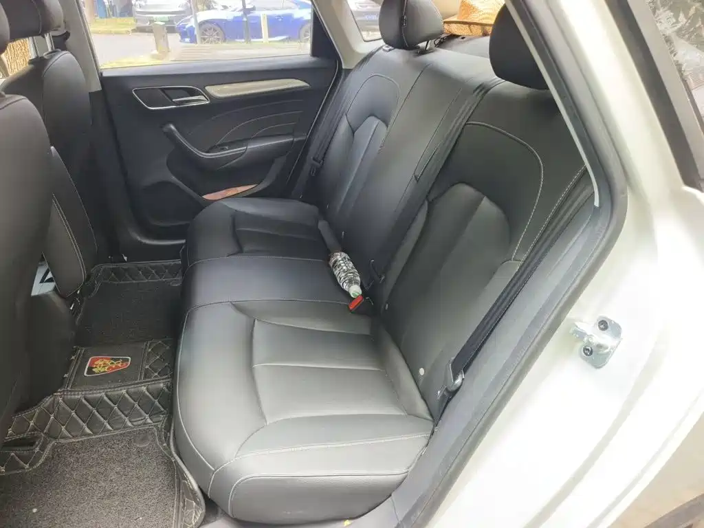 Roewe i6 New Energy 2019 2017 45T Hybrid Connected Smart Enjoyment Edition