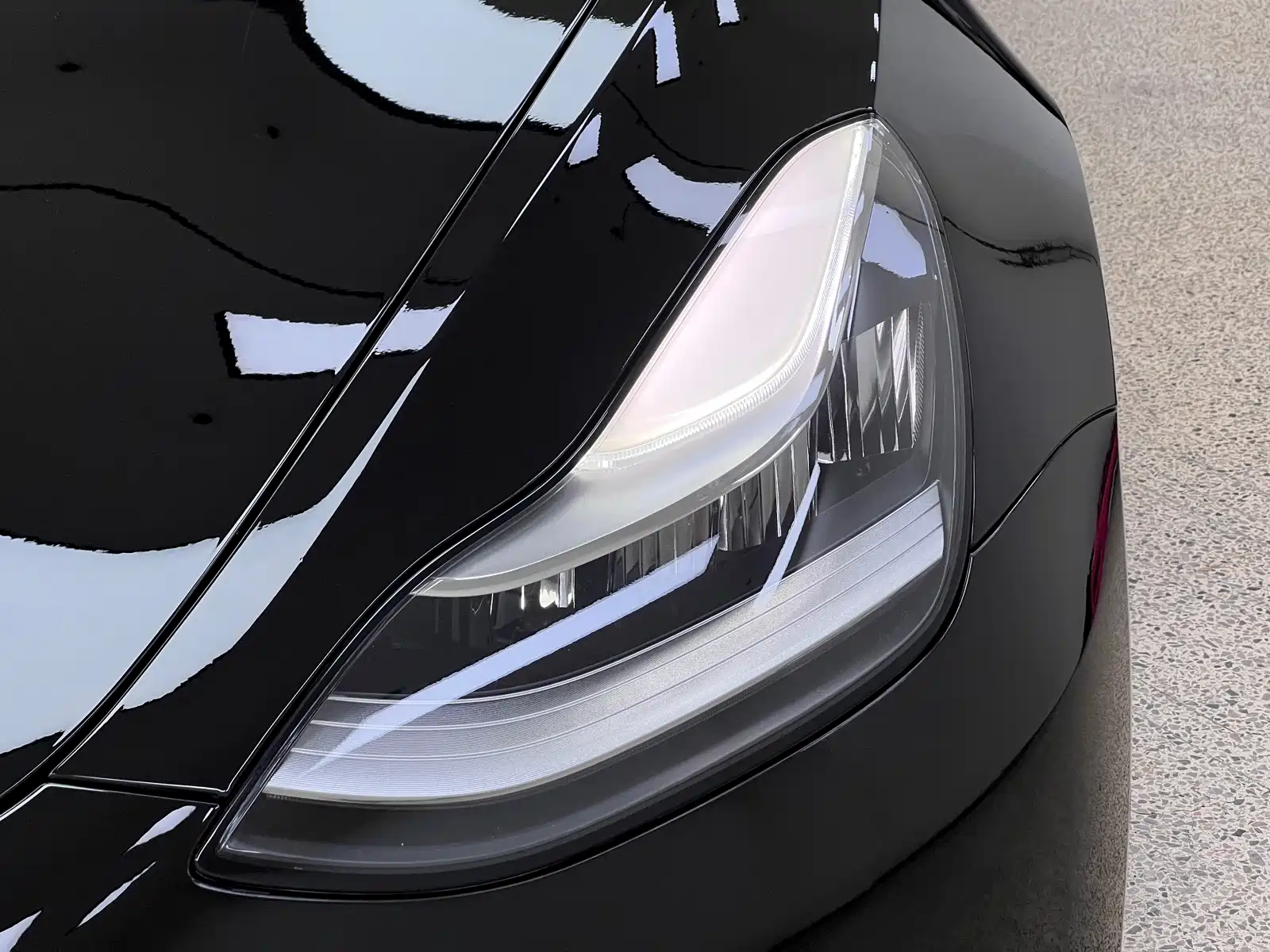 Фото 8 - Tesla Model 3
