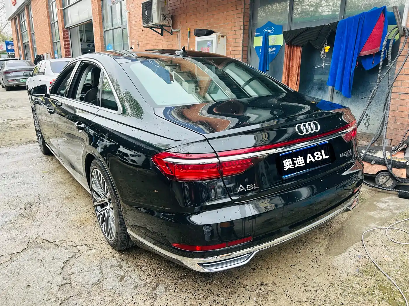 AUDI A8