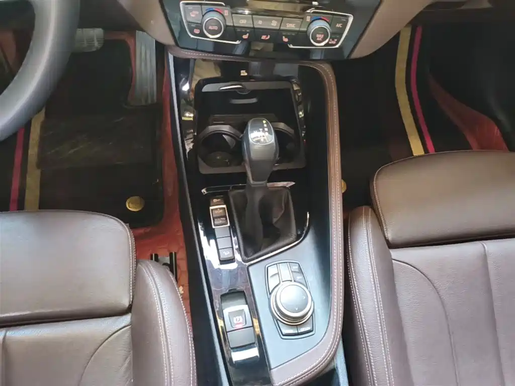 BMW X1 2019 xDrive20Li Premium Model фото 14
