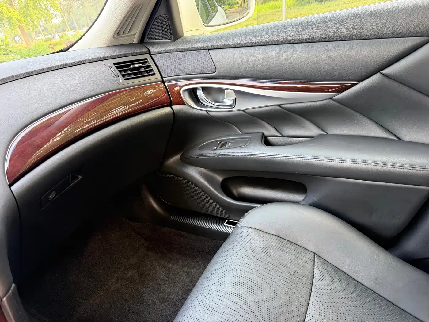 Фото 19 - Infiniti Q70