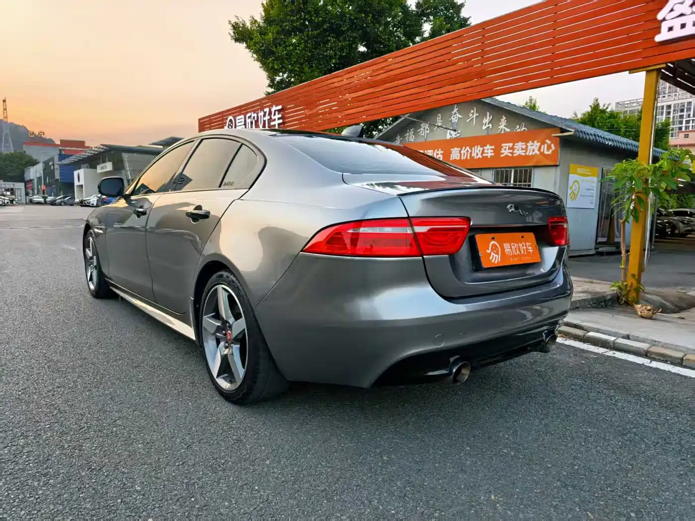 Jaguar XE 2016 2017 2.0T 200PS R-Sport
