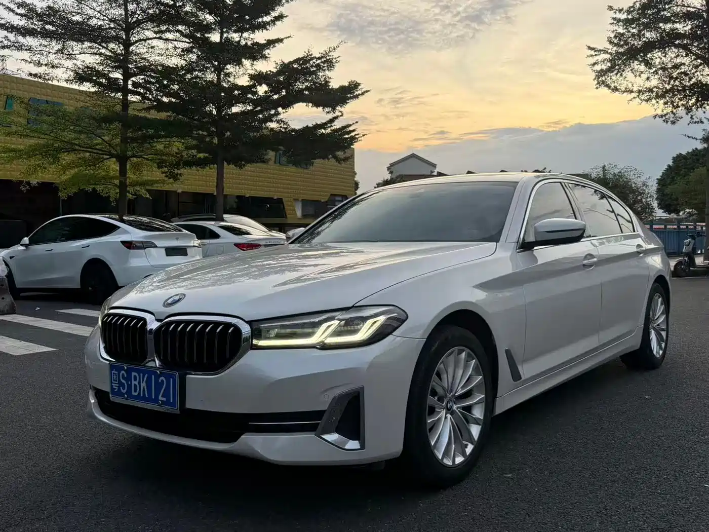 Фото 2 - BMW 5 Series