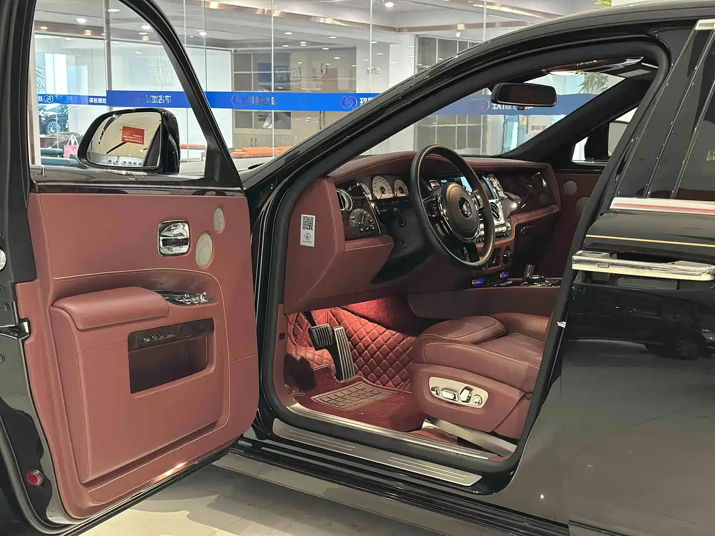 Фото 2 - Rolls-Royce Ghost